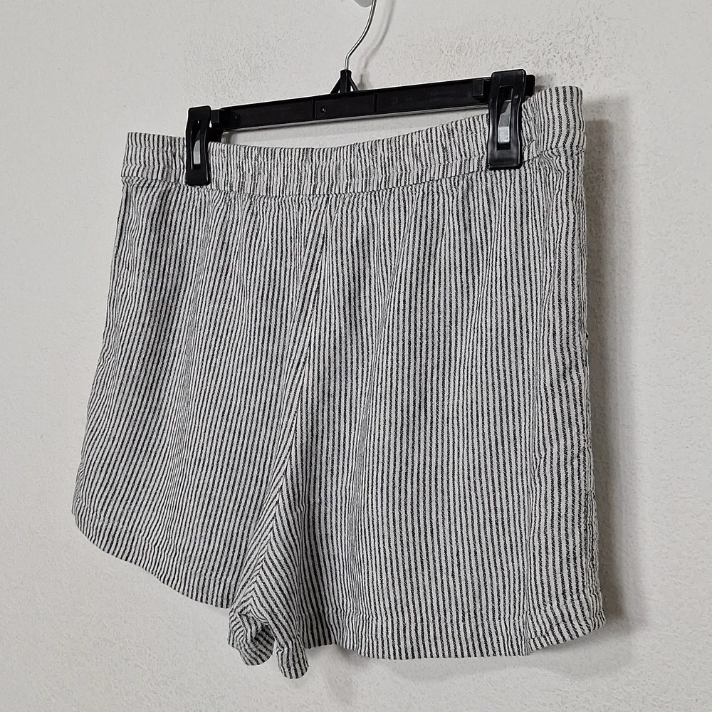 J. Crew Black White Linen Blend Vacation Festival Striped Pull On Shorts Size M